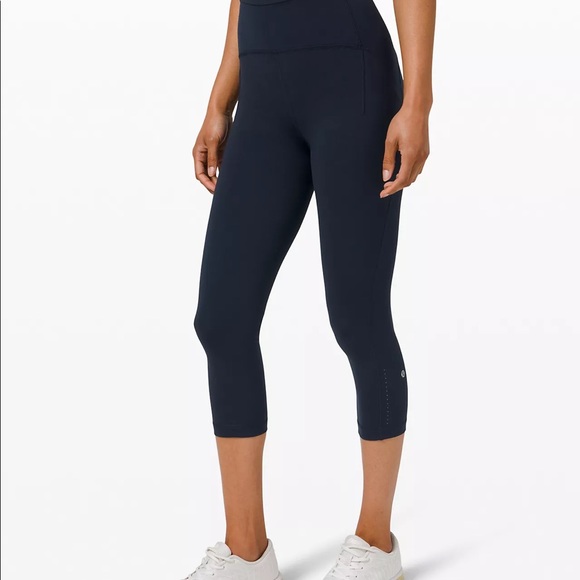 lululemon athletica Pants - Lululemon Navy Blue Speed up Cropped Pants 8 M ActiveWear Sports